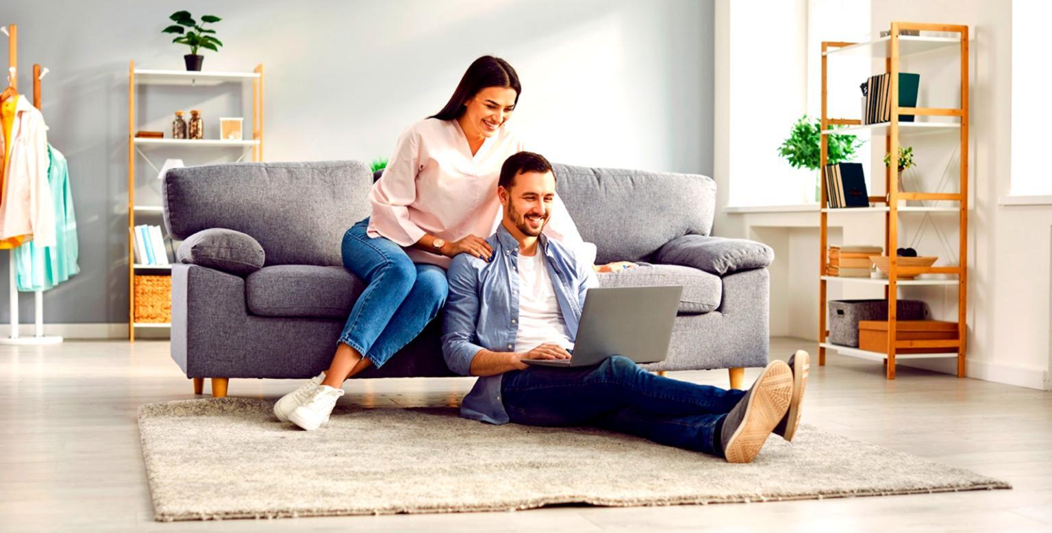 Finanšu modelēšanas darbnīca — dalībnieki strādā ar Excel modeļiem un scenāriju analīzi
